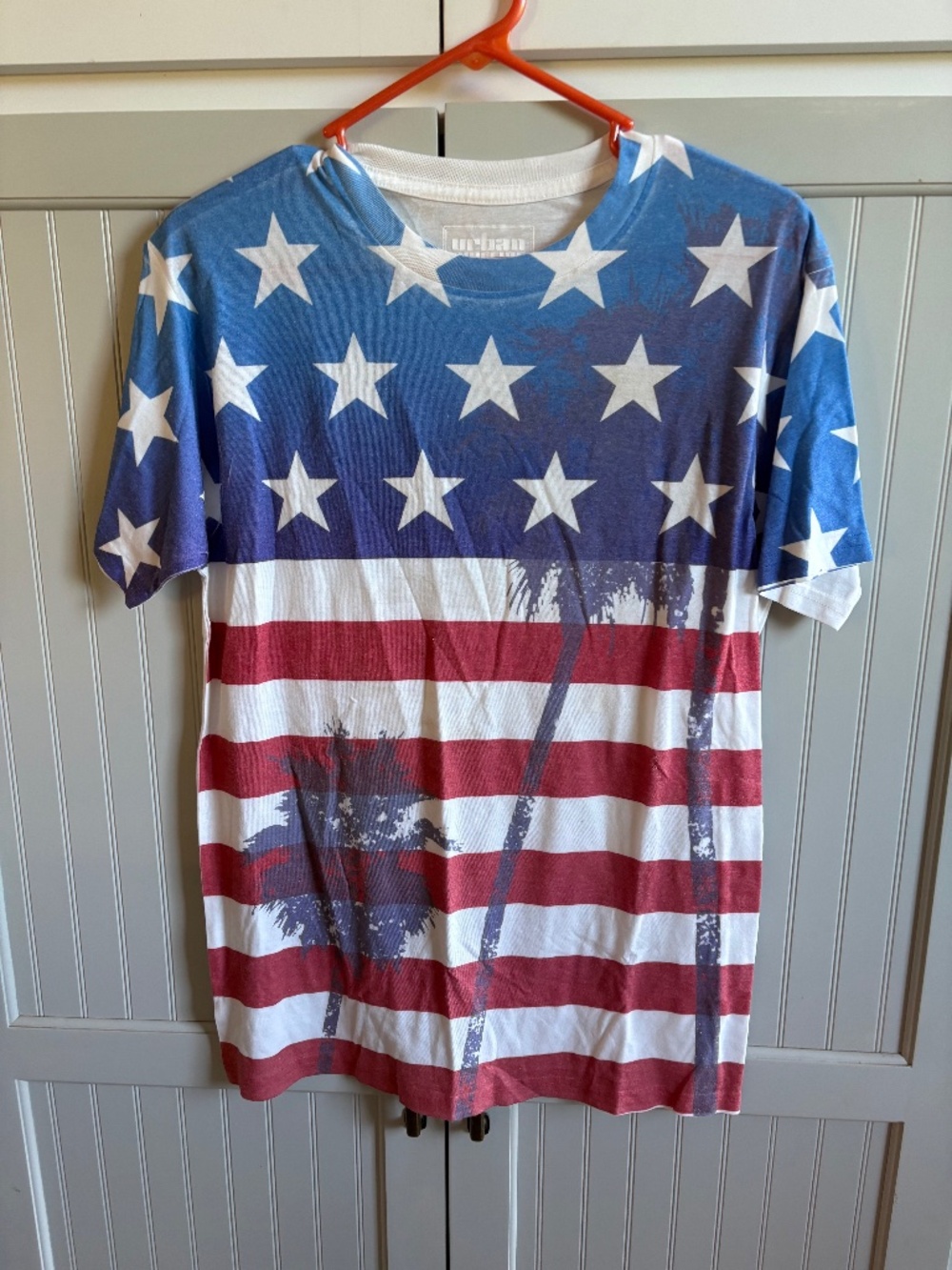 patriotic t shirt.  vintage size small. urban pipeline